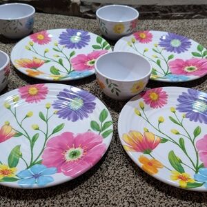 Floral Dinnerware Set - Multicolor